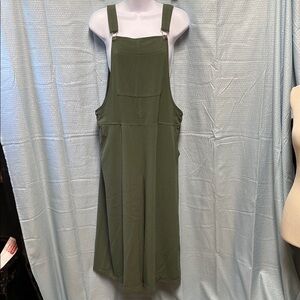 Xhilaration size large army Green Overalls crop stretch wide leg‎